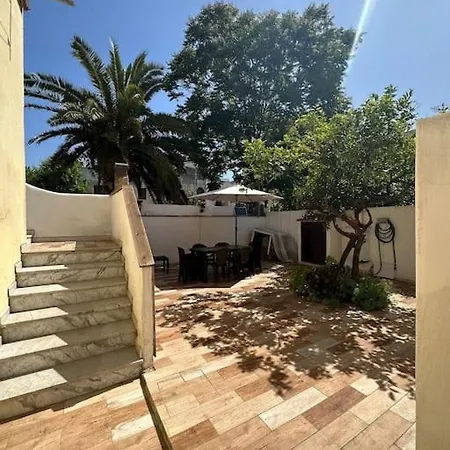 Appartamento Casa In Citta, Posto Auto Privato, Cortile Con Bbq